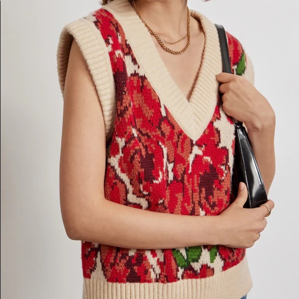 Kitri Meadow Rose Intarsia V-Neck Knit Vest